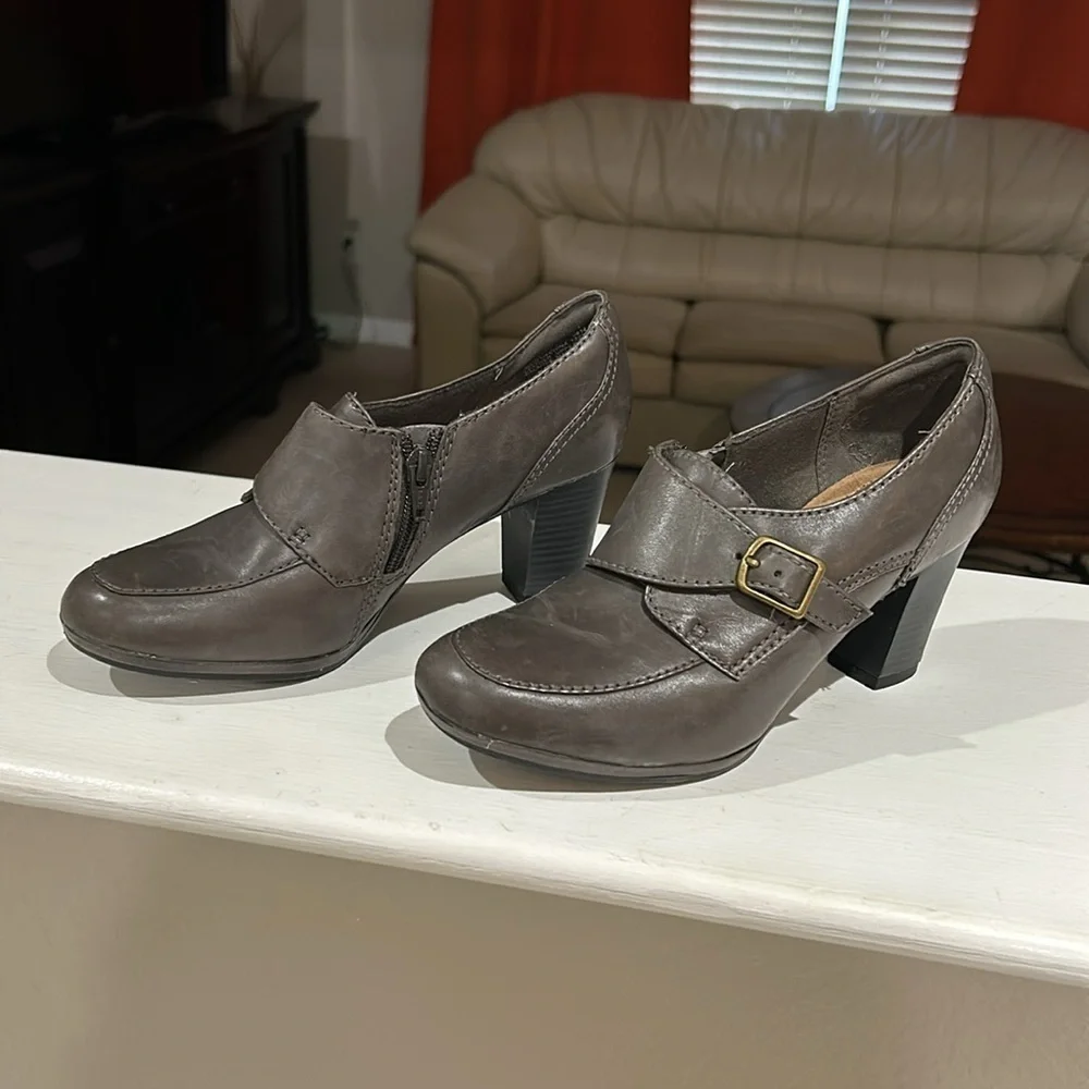 Clarks Women's Brynn Poppy Leather Slip-On Bootie Loafer Size 7M